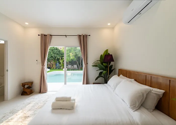 Aphrodite Pool Villa - Old City I 7 Bed Rooms I Prime Location